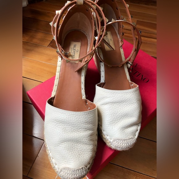 Authentic Valentino Rockstud leather espadrilles, w box/dustbag - Picture 4 of 6